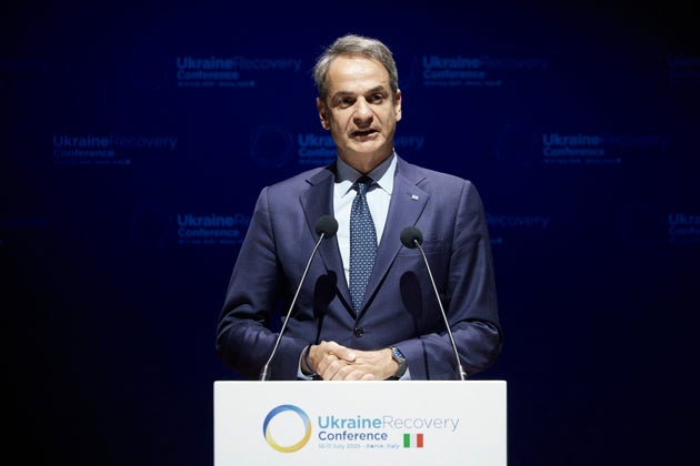 Ο Κυριάκος Μητσοτάκης κατά την ομιλία του στη Διάσκεψη της Ρώμης για την ανοικοδόμηση της Ουκρανίας