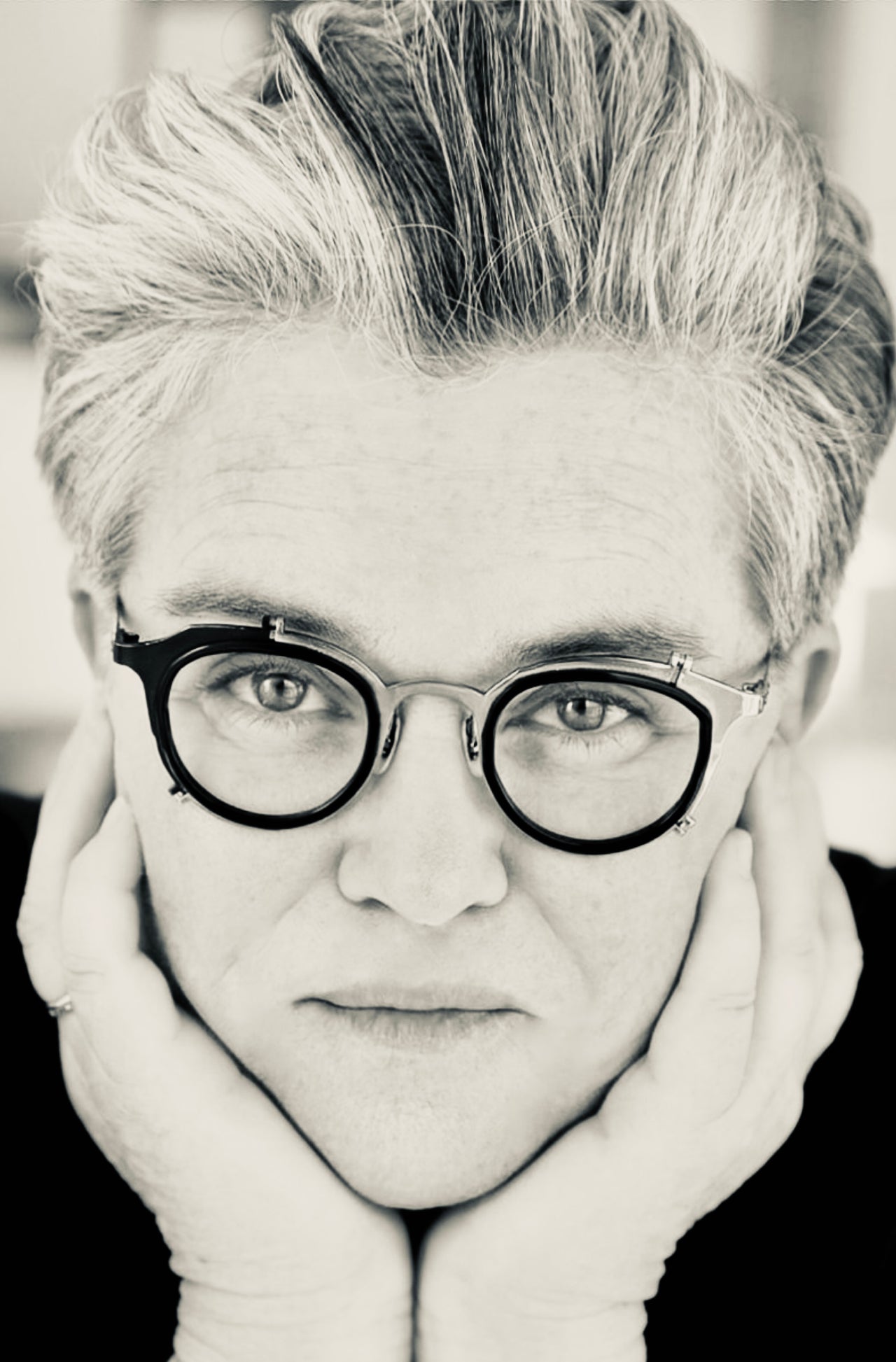 Rosie O'Donnell says the current political climate in America feels "tragic"