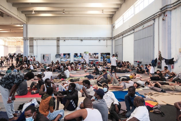 Μετανάστες στο Εκθεσιακό Κέντρο Αγυιάς Χανίων