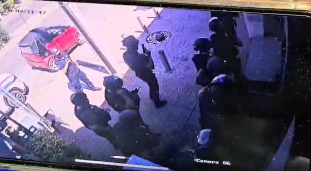 Στιγμιότυπο από την έφοδο της αστυνομίας σε κατάστημα τυχερών παιχνιδιών - Μενίδι, 14 Ιουλίου 2025