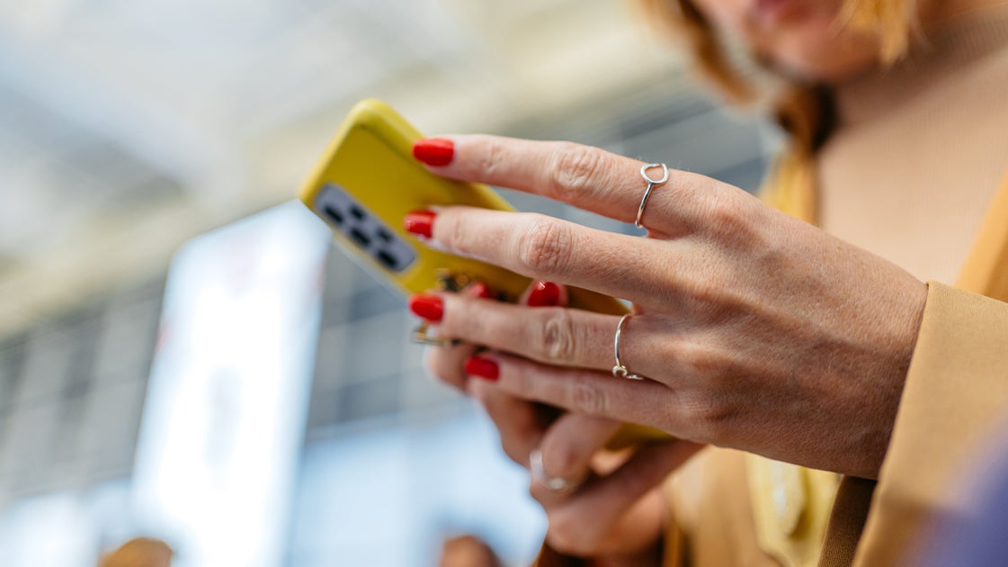 A Lot Of People Have This iPhone Setting Turned On. There Could Consequences For Their Friendships.