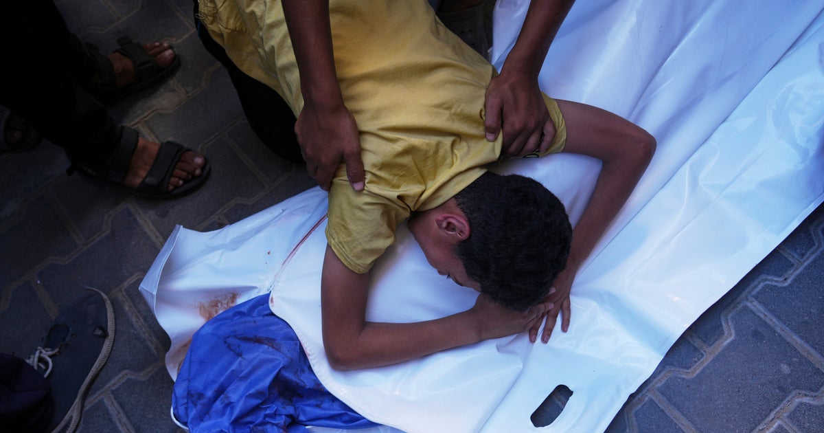 Israeli Airstrike Kills Children Collecting Water As Gaza Crisis Worsens Israeli Airstrike Kills Children Collecting Water As Gaza Crisis Worsens