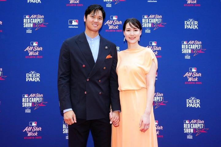 オールスター戦のレッドカーペットに登場した大谷翔平選手と妻・真美子さん。