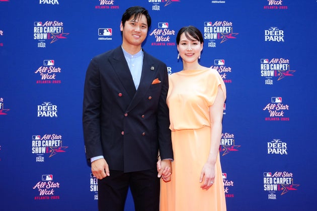 大谷翔平選手と妻の真美子さん