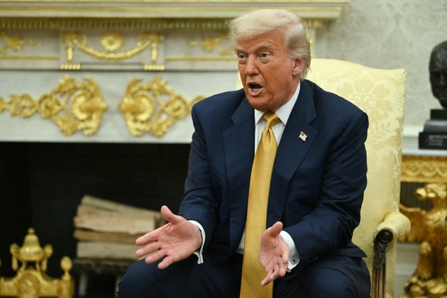 ホワイトハウスでバーレーンのサルマン・ビン・ハマド・アル・ハリファ皇太子と会談したアメリカのトランプ大統領（2025年7月16日）