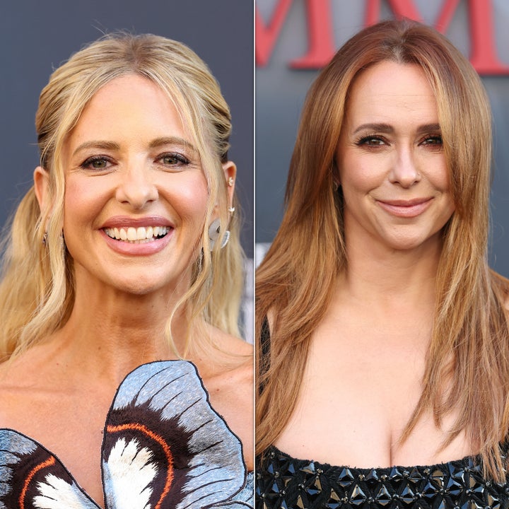 Actors Sarah Michelle Gellar and Jennifer love Hewitt.