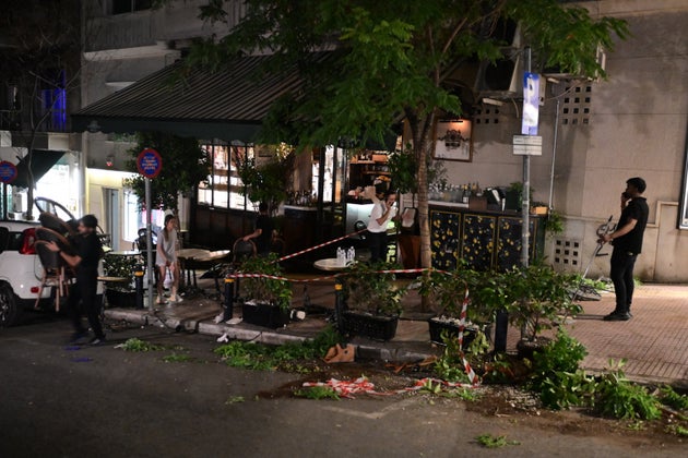 Πολυτελές τζιπ έπεσε σε εστιατόριο στο Κολωνάκι.