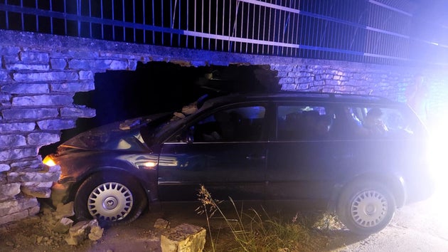 Ηγουμενίτσα: ΙΧ κατέληξε σε τοίχο γηπέδου έπειτα από καταδίωξη για αστυνομικό...
