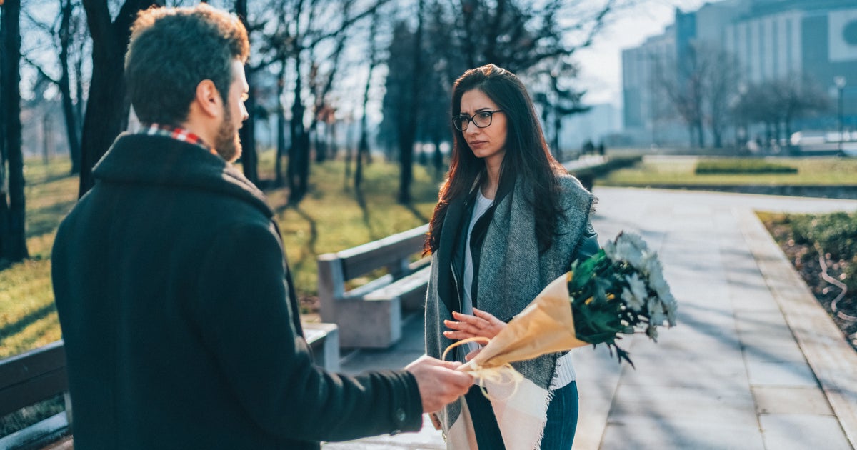 4 Signs You Have A 'Minimal Effort Partner.' And What To Do If This Kind Of Love Finds You.