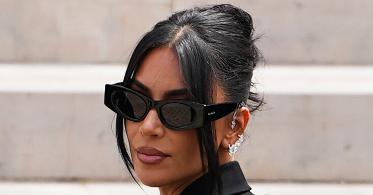 Fans Question If Kim Kardashian Can Breathe In Pantless Skintight Bodysuit