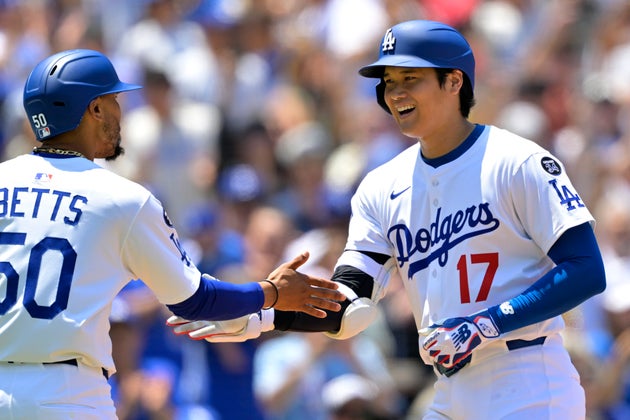 左がムーキー・ベッツ選手、右が大谷翔平選手