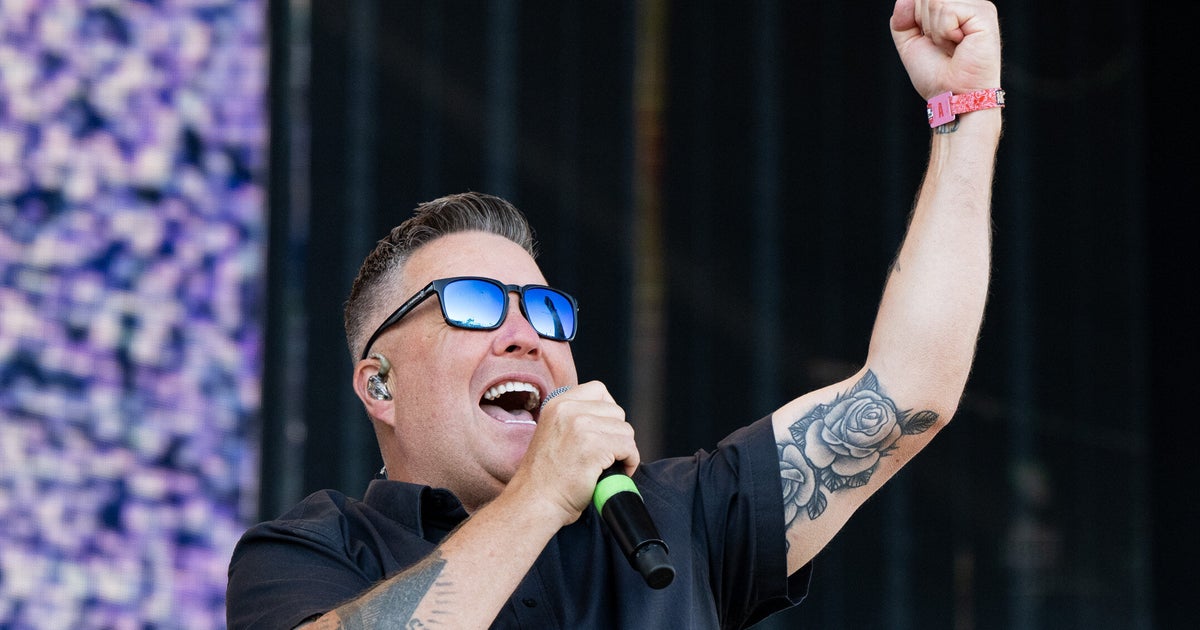 Iconic Punk Band Rips 'First-Class Loser' Trump With Absolutely Vicious Live Performance