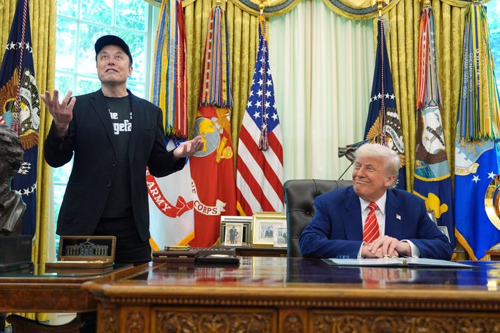 Elon Musk fala durante uma entrevista coletiva com o presidente Donald Trump no escritório oval da Casa Branca, sexta -feira, 30 de maio de 2025, em Washington.