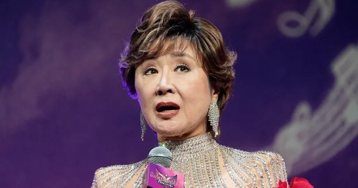 小林幸子、群馬・太田で100年続く“細長い稲荷寿司”を堪能⇨フワッとした食感の逸品に「すごく美味しかった」