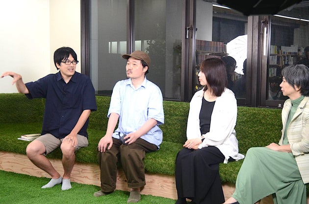 （左から）批評家・宇野常寛さんと語り合う、ブックコーディネーターの内沼晋太郎さん、文芸評論家の三宅香帆さん、エール株式会社取締役の篠田真貴子さん