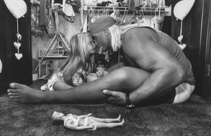 Hulk Hogan’s Estranged Daughter Has Stunning Purpose For Skipping Her Dad’s Funeral - The Boston Courier 1 Hulk affectionately rubs noses with a then 3-year-old Brooke in 1991.