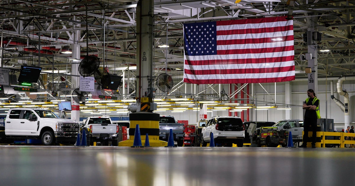 Whitmer Told Trump In Private That Michigan Auto Jobs Depend On A Tariff Change Of Course