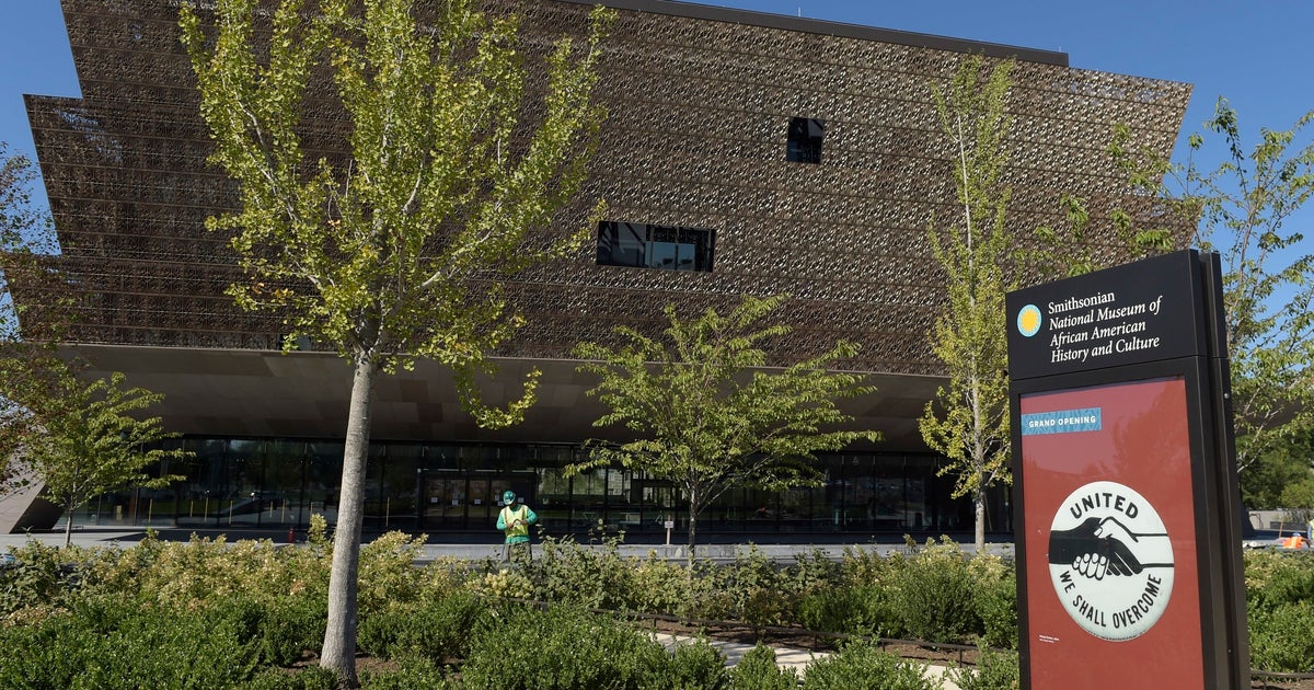 Trump Administration Seizes Editorial Power Over Smithsonian Museum Exhibits