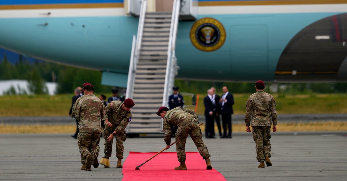 Newsom Slams 'DISGUSTING' Use Of U.S. Soldiers To Roll Out Red Carpet For Putin