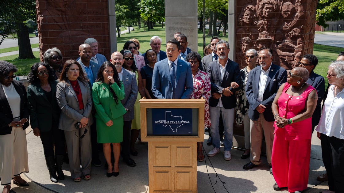 Texas Democrats Say They're Ending A Two-Week Walkout Over Gerrymandered U.S. House Map Plan