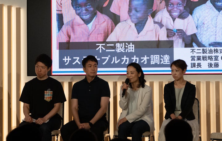 左から、晴山健史さん(明治)、飯田智晴さん(ロッテ)、後藤愛さん(不二製油)、琴浦容子さん(JICA)