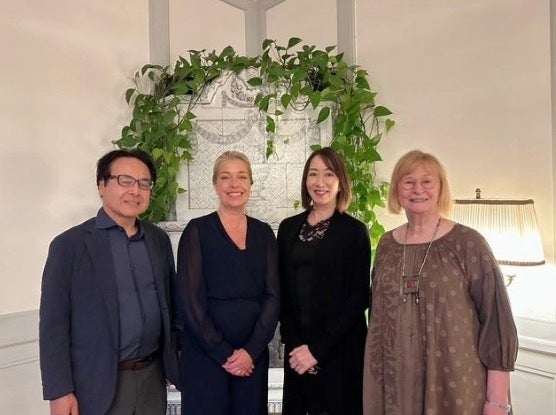 左から、水越英明駐スウェーデン大使、ストランドヘルさん、筆者、スタークさん