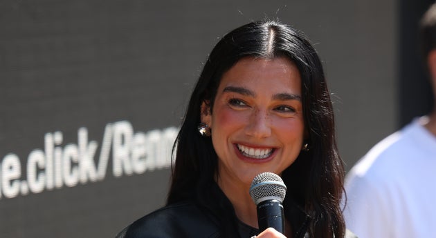 イングランドのウェスト・サセックスで開催されたモータースポーツイベント「グッドウッド・フェスティバル・オブ・スピード」に参加したデュア・リパさん（2025年7月12日）