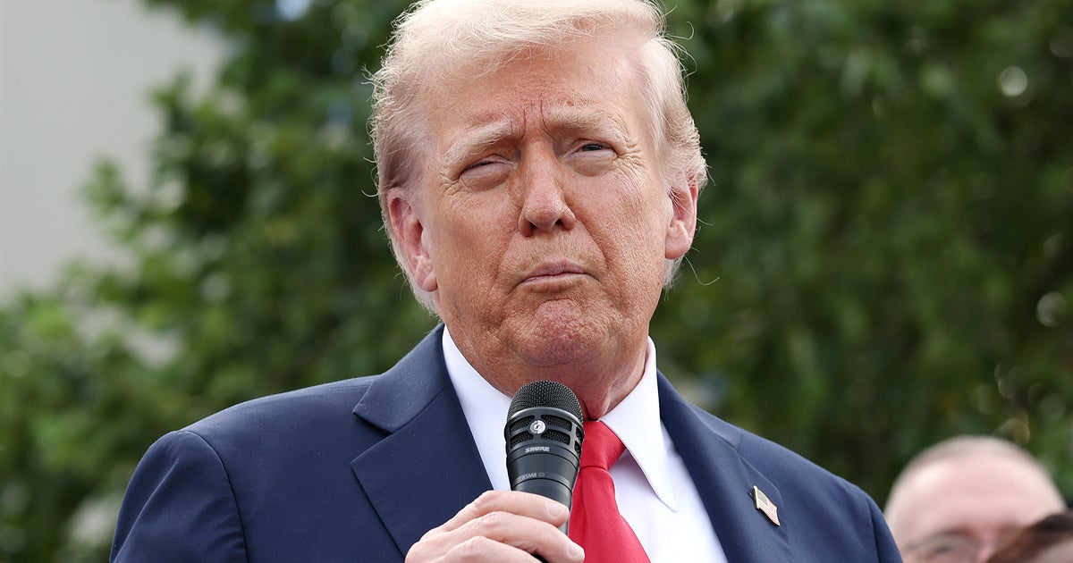 Trump Brags About How 'Hot' And 'Big' This 1 Industry Is In Bizarre Speech To Police