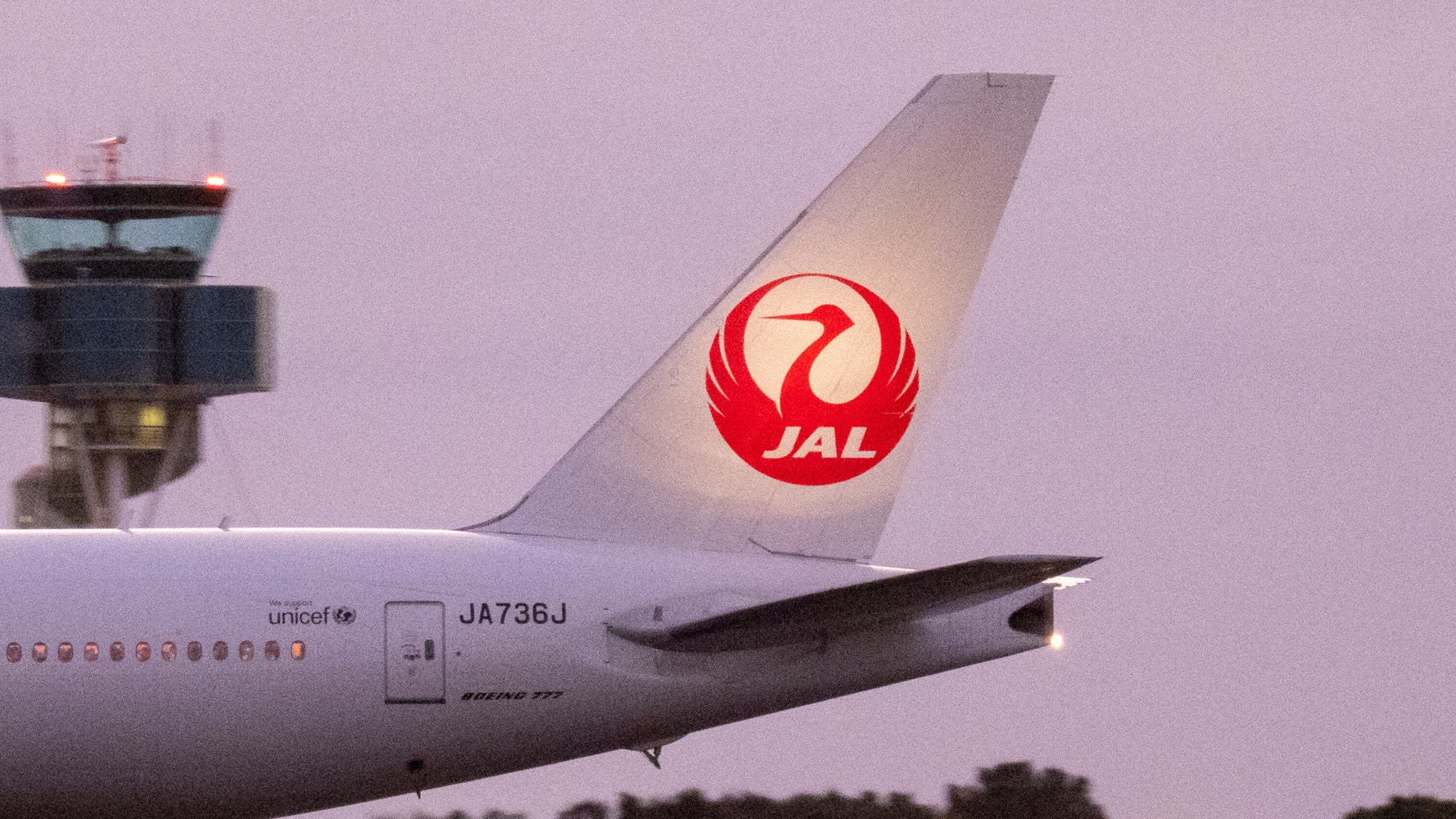 JAL×フェイラーの限定コラボ、寿司と飛行機のデザインが可愛すぎ