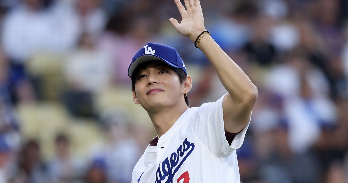 まるで新曲のMV」ドジャース、BTS・Vの始球式の特別映像を公開。ARMY