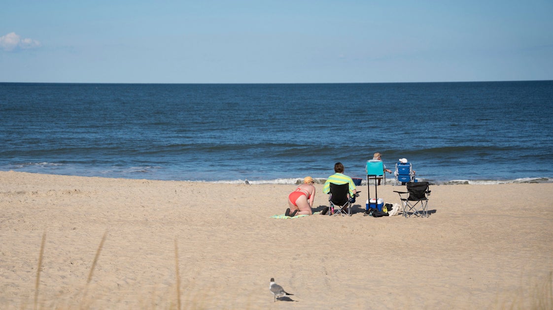 Taking A Dip Labor Day Weekend? Swimmers Face Fecal Contamination At U.S. Beaches