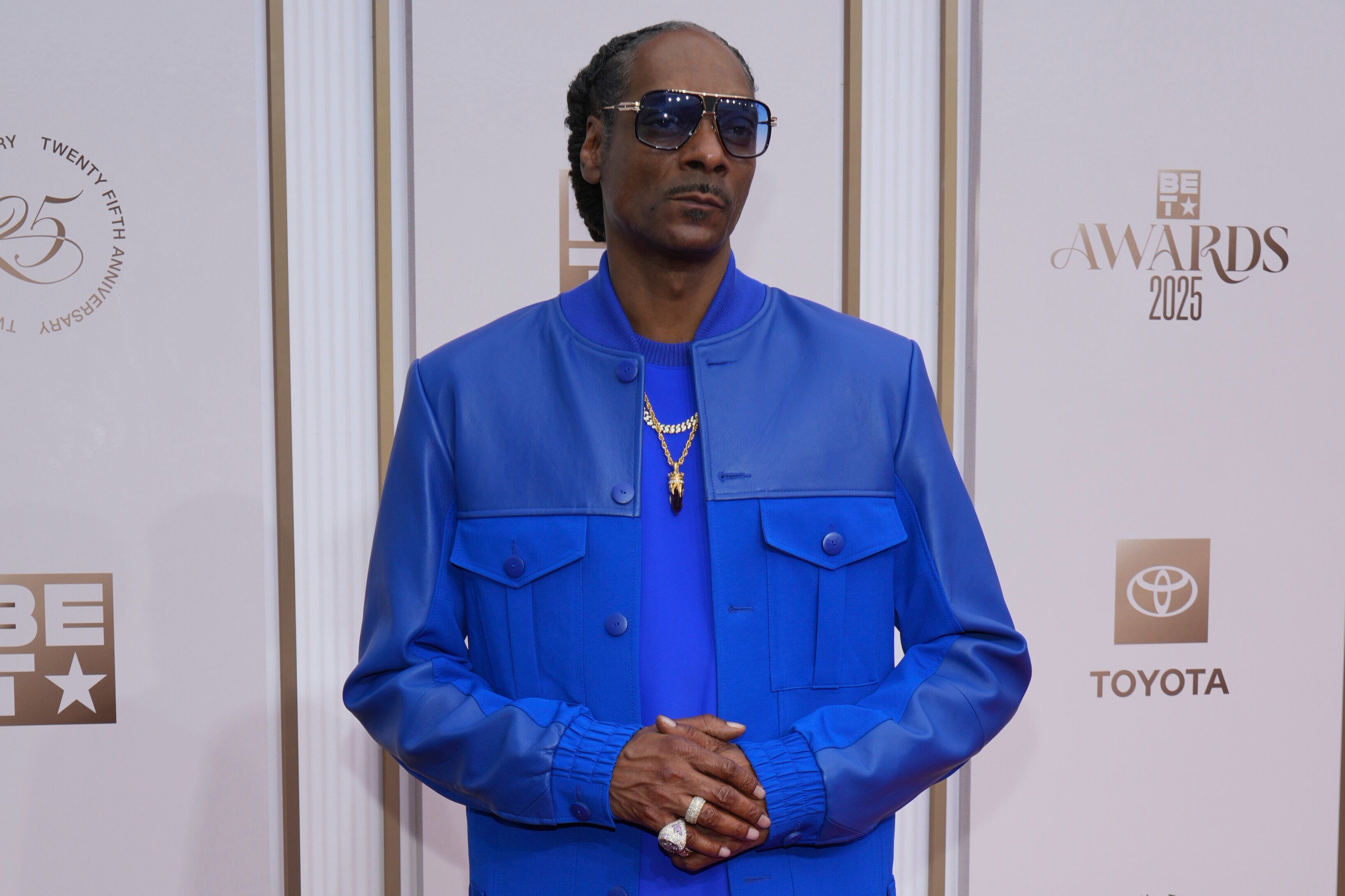 Snoop Dogg Rep Denies Rapper Apologised For Comments About Lesbian Couple In Disney Film