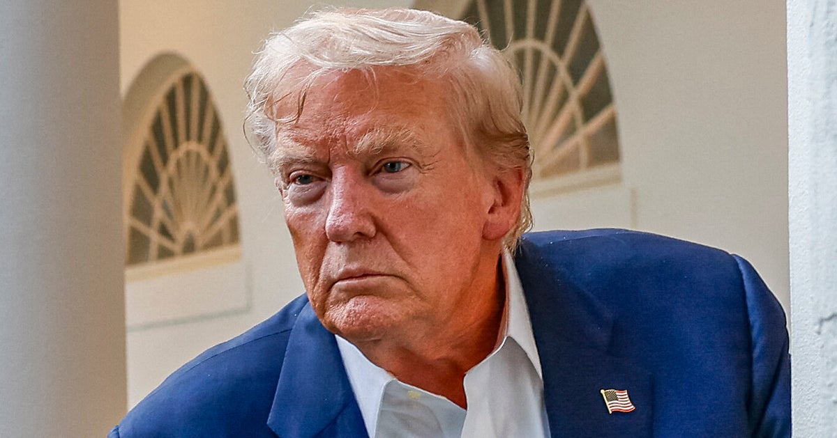 Donald Trump Explodes At ‘Stupid’ White House Contractors In Wild Post: ‘I Started Yelling’