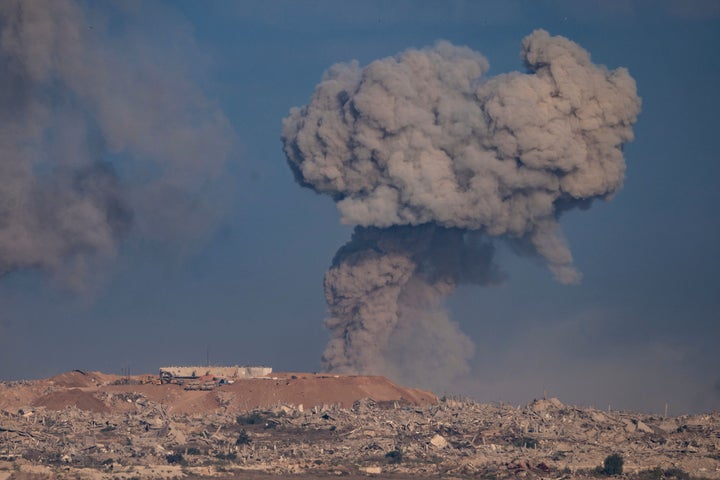 Smoke rises to the sky following an Israeli military strike in the northern Gaza Strip, as seen from southern Israel, Sunday, Aug. 31, 2025. (AP Photo/Maya Levin)