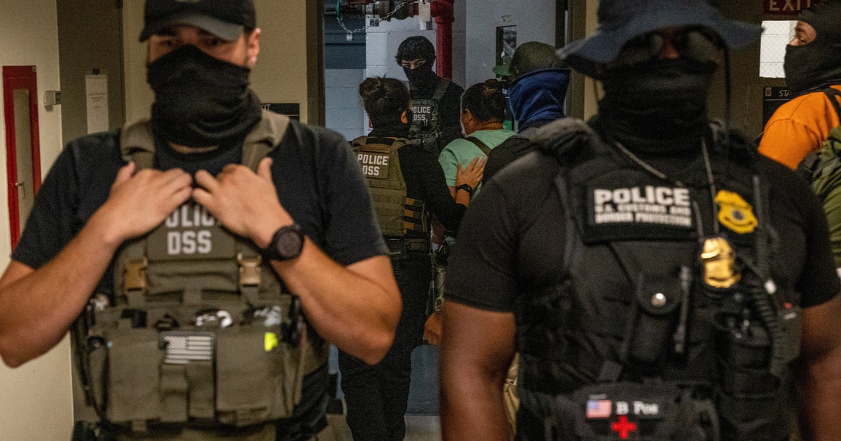 https://img.huffingtonpost.com/asset/68ba097c190000969b34c343.jpeg?ops=1200_630