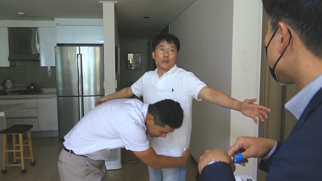 自宅まで捜査が及んだタパの記者。身体検査も受けた