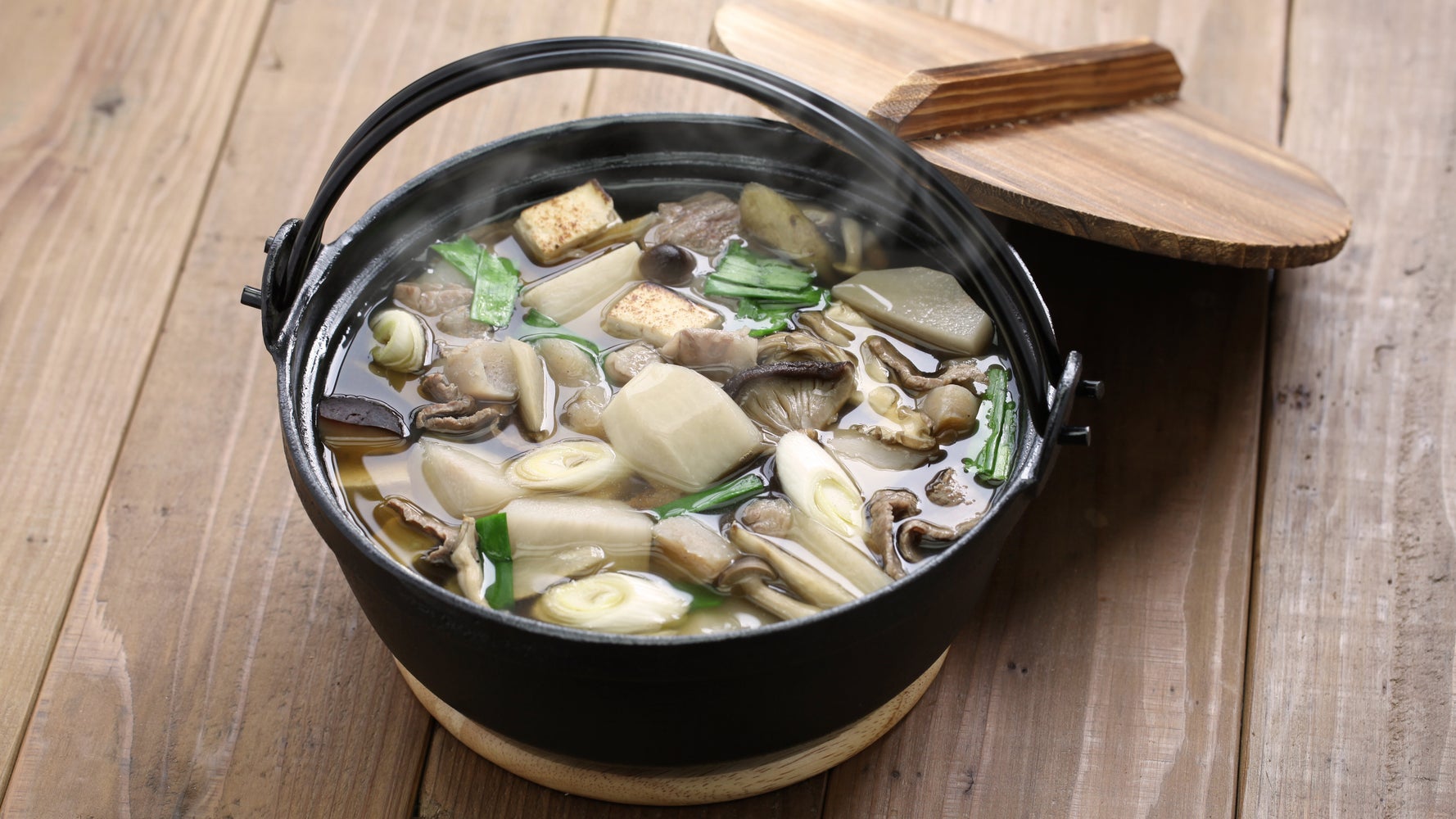 巨大鉄鍋 （芋煮等に活躍） レシピ】山形の郷土料理「芋煮」。日本一の「巨大鍋」イベント