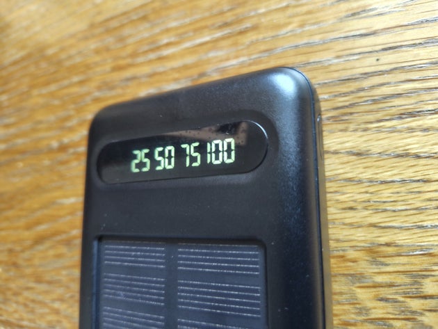 3COINS ソーラー充電モバイルバッテリー