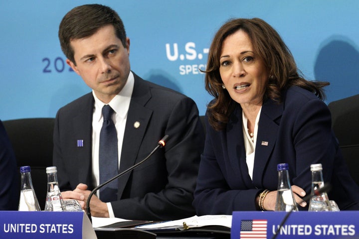 Kamala Harris reveals who he really wanted as his 2024 formula partner 1 Kamala Harris and Pete Buttigieg are seen here at a meeting of the United States Asian Southeast Nations Association in 2022. Harris revealed in an excerpt from his book published by The Atlantic that Buttigieg was at the top of the possible vice presidential candidates by 2024.