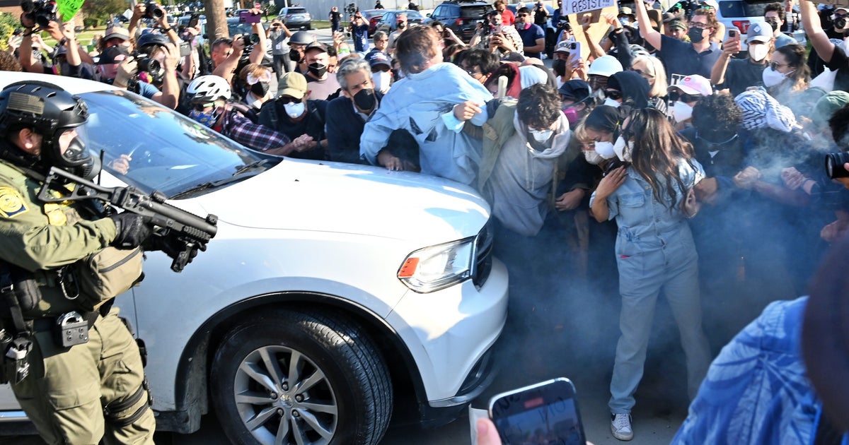 https://img.huffingtonpost.com/asset/68d017ea1800002d985cfbf8.jpeg?cache=zCHNCChP6f&ops=1200_630