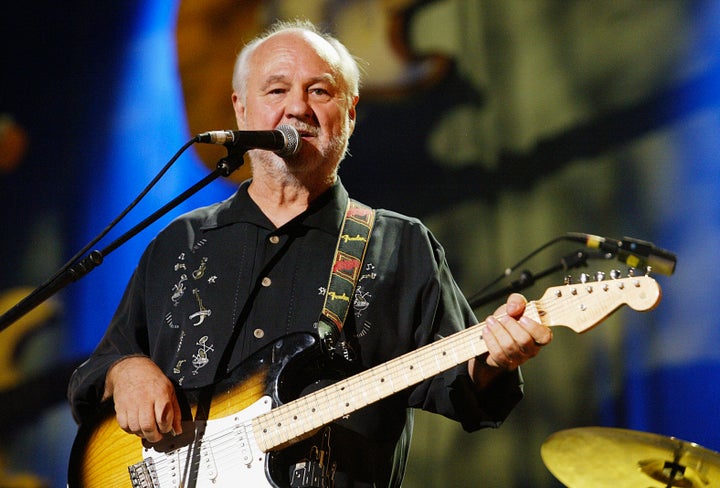 Musician Who Wrote Iconic ‘Mary Tyler Moore Present’ Theme Track Useless At 88 – The Boston Courier Musician Who Wrote Iconic ‘Mary Tyler Moore Present’ Theme Track Useless At 88 – The Boston Courier