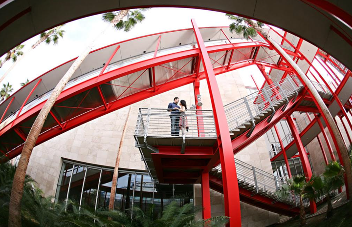 La autora y su esposo en una cita en LACMA en 2009.
