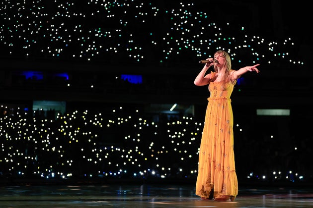 Taylor Swift performed 