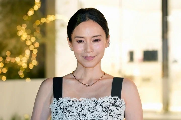 中谷美紀、自宅ガーデニングで育てたホワイトローズが美しい⇨「自然のありのまま、とても素敵」の声