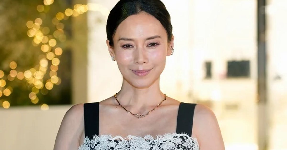 中谷美紀、自宅ガーデニングで育てたホワイトローズが美しい⇨「自然のありのまま、とても素敵」の声