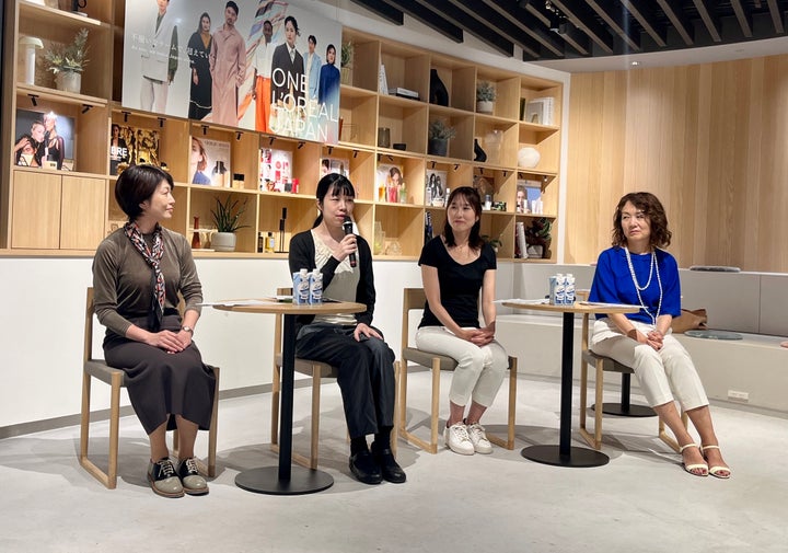 左から戸張靖子さん、小野寺桃子さん、田中沙弥果さん、楠田倫子さん