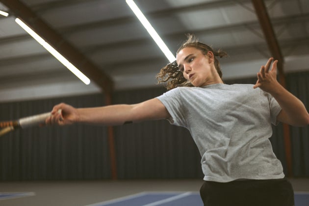 主人公ジュリーは、現役のテニスプレーヤーであるテッサ・ヴァン・デン・ブルックが演じた。レオナルド監督は「テニスプレーヤーとして、確固たるスキルを持っているという“本物性”を持たせたかった」と語る