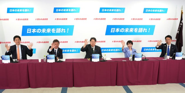 自民総裁選／討論会に参加する5候補。（左から）小林鷹之元経済安全保障担当相、茂木敏充前幹事長、林芳正官房長官、高市早苗前経済安保相、小泉進次郎農林水産相