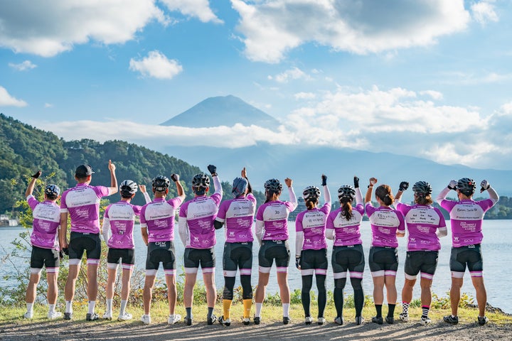 2024年のC2C4Cの様子。ライダーのユニフォームの背中には誰のために走るのかがそれぞれ手書きされている