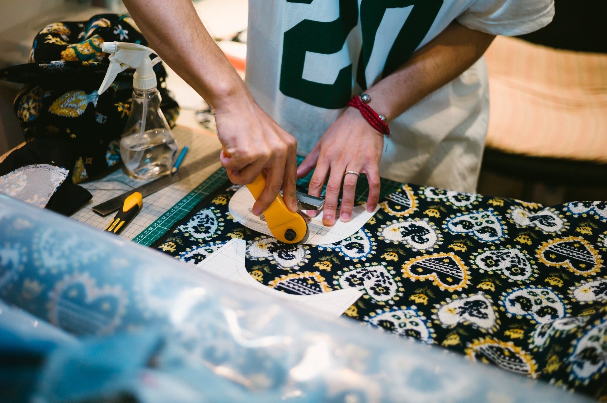 Feiler キャップ 限定 被れる「フェイラー」登場 「パスザバトン」がコラボでキャップ